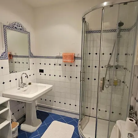 Cozy 1 Bedroom Near Negresco And 아파트 *