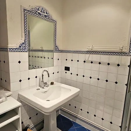 Cozy 1 Bedroom Near Negresco And 아파트 니스