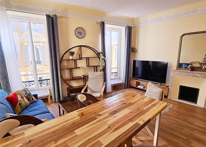 Апартаменты Cozy 1 Bedroom Near Negresco And